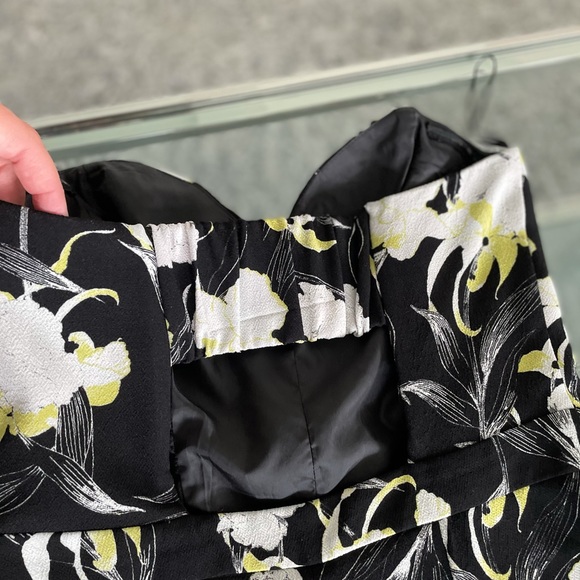 Adorable strapless Gaucho one piece romper! - Picture 3 of 3